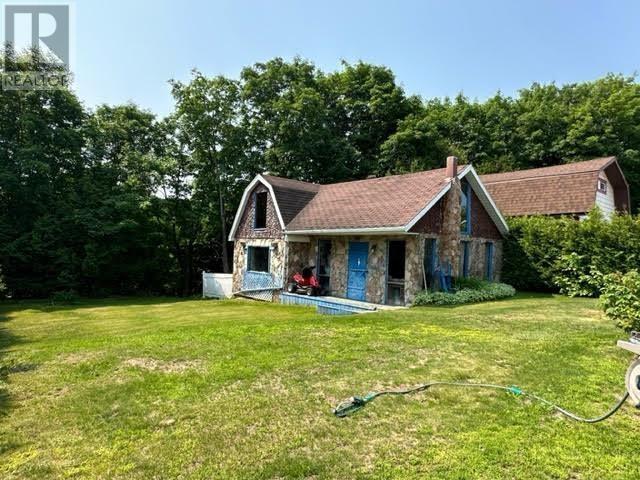 111 Hillside Dr S, Elliot Lake, Ontario  P5A 1M8 - Photo 3 - SM250683