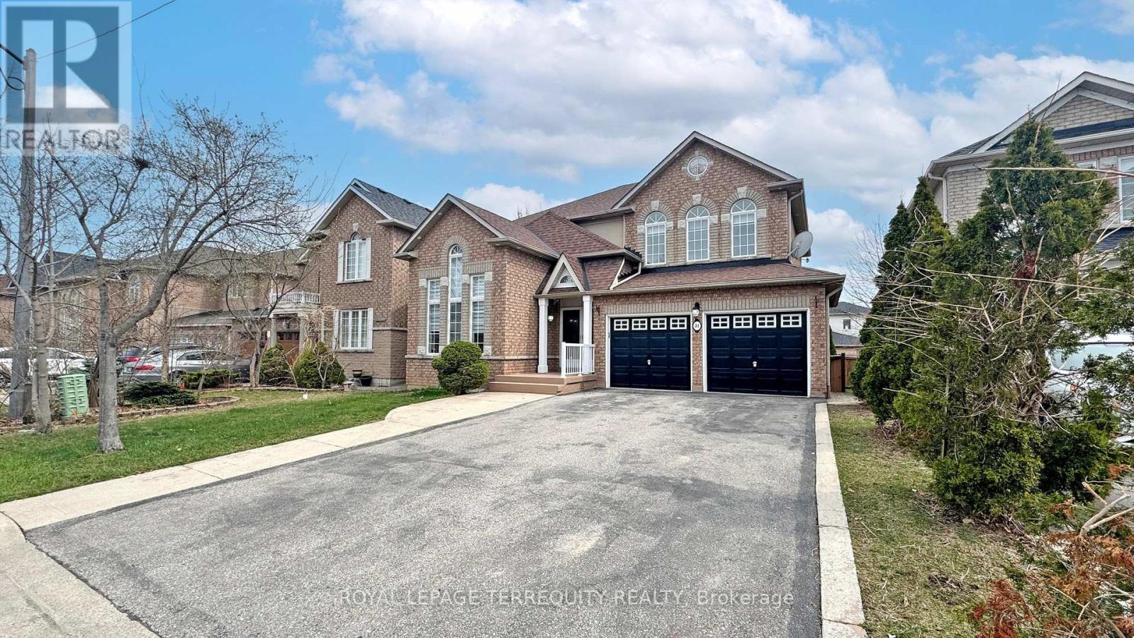 31 Chalone Crescent, Vaughan, Ontario  L4H 1V6 - Photo 2 - N12136788