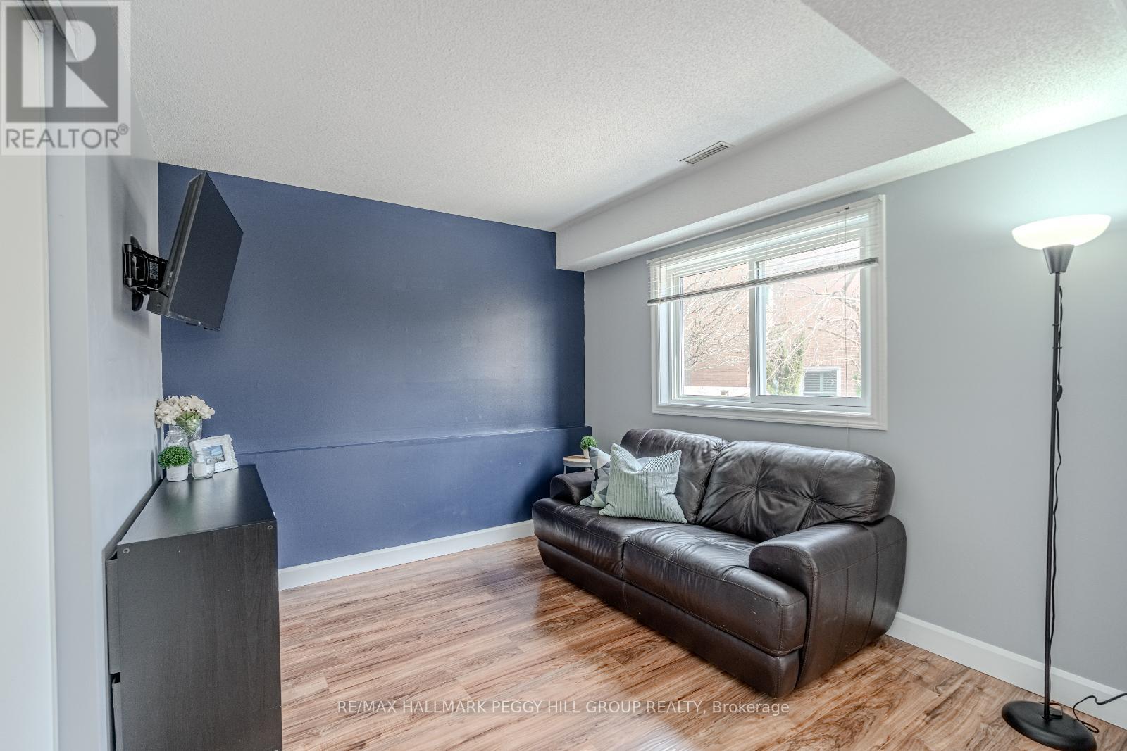 40 Grasett Crescent, Barrie, Ontario  L4N 6Z6 - Photo 10 - S12136942
