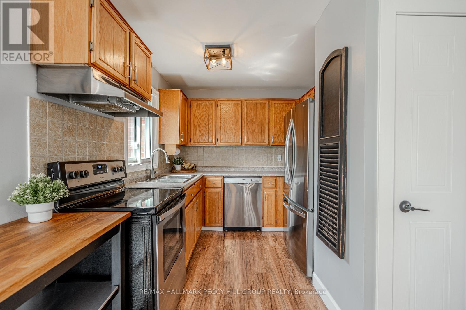 40 Grasett Crescent, Barrie, Ontario  L4N 6Z6 - Photo 4 - S12136942