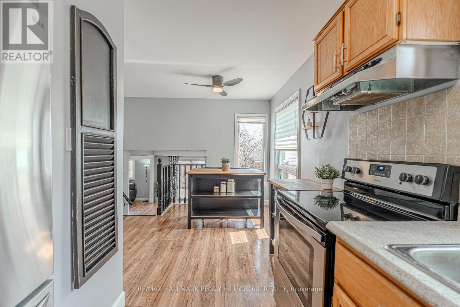 40 Grasett Crescent, Barrie, Ontario  L4N 6Z6 - Photo 5 - S12136942