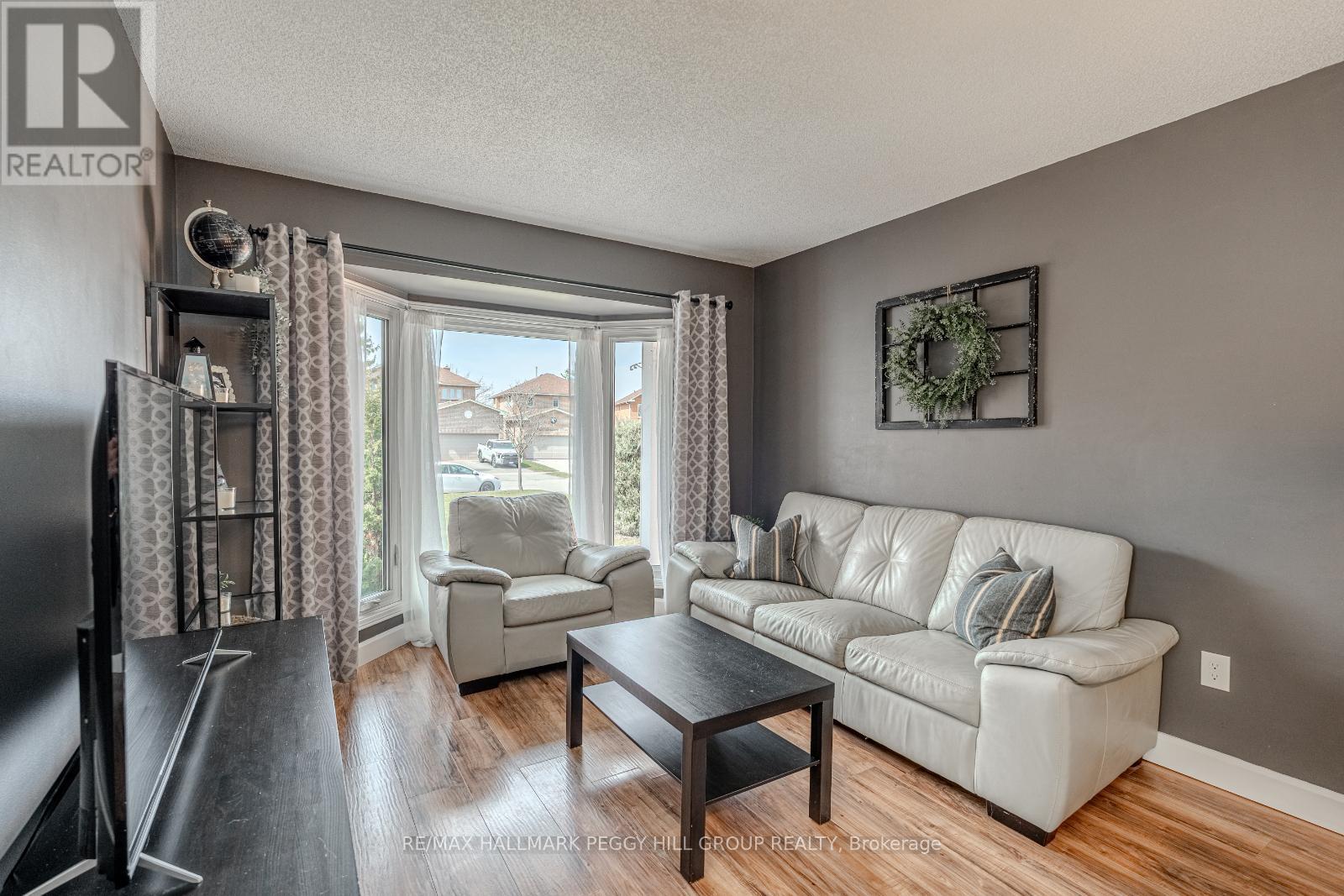 40 Grasett Crescent, Barrie, Ontario  L4N 6Z6 - Photo 8 - S12136942