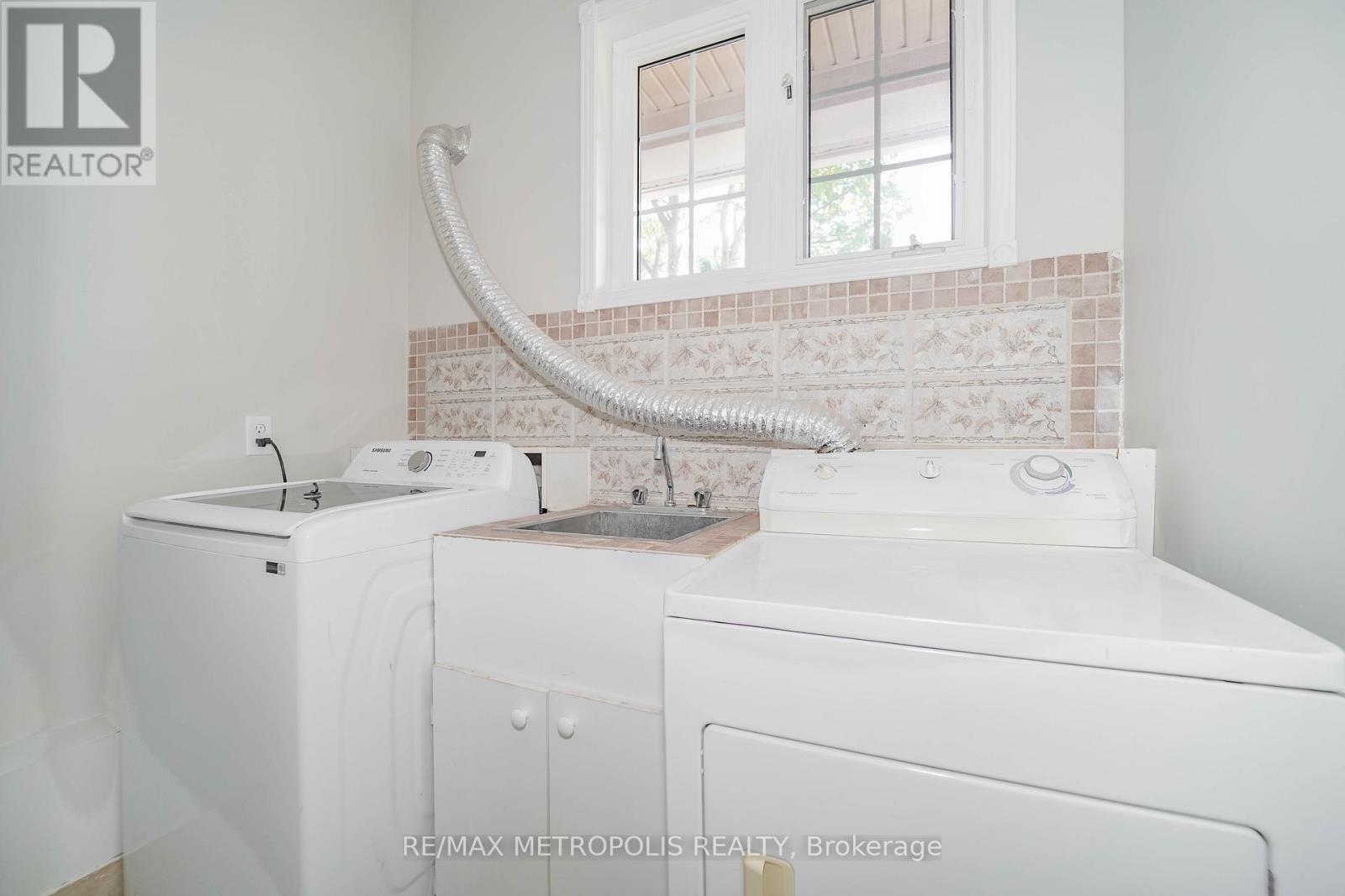 2 - 2361 Parkhaven Boulevard, Oakville, Ontario  L6H 7S7 - Photo 36 - W12134361