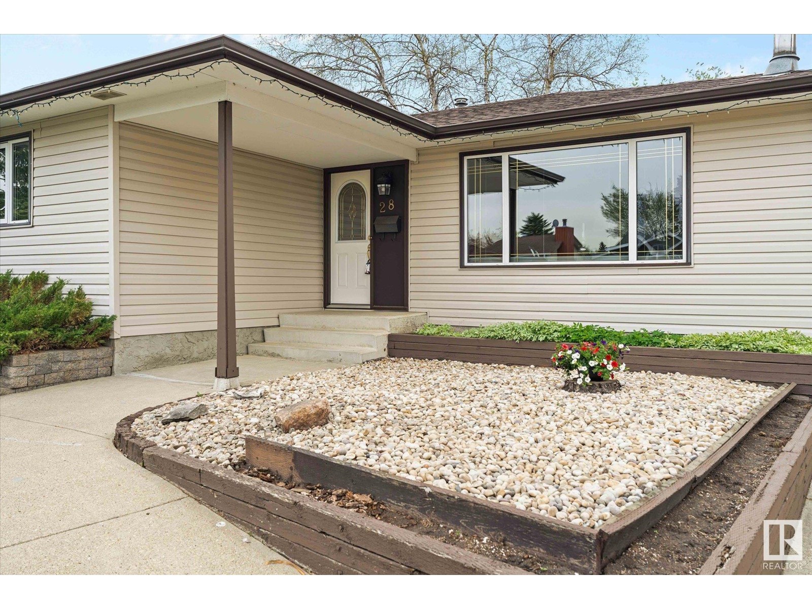 28 Hughes Rd Nw, Edmonton, Alberta  T5A 4E2 - Photo 3 - E4435491