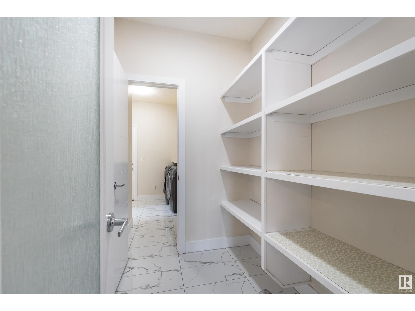 Property at 17203 62 ST NW image 2