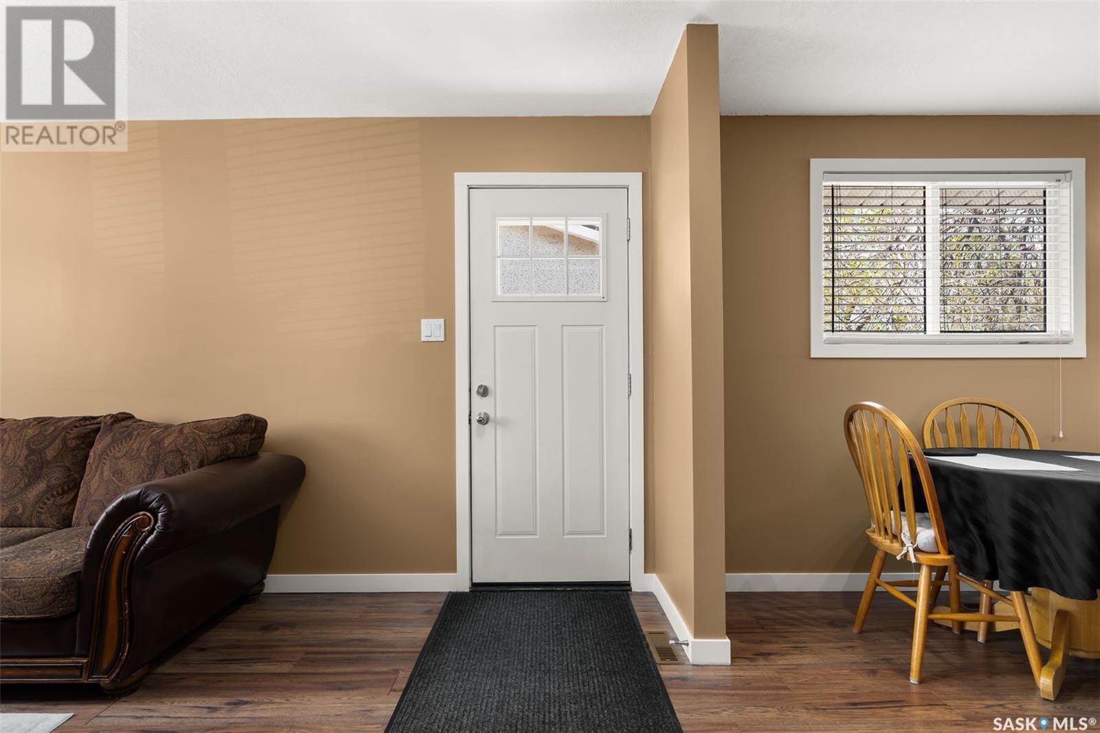 6 Sneath Crescent, Regina, Saskatchewan  S4R 5P9 - Photo 4 - SK005187