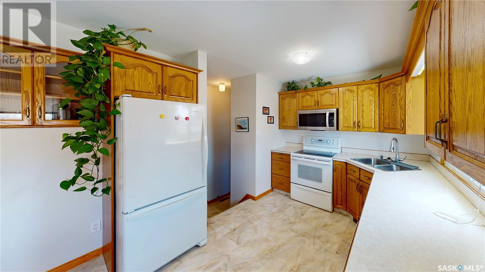 Property at 40 UPLAND DRIVE image 4