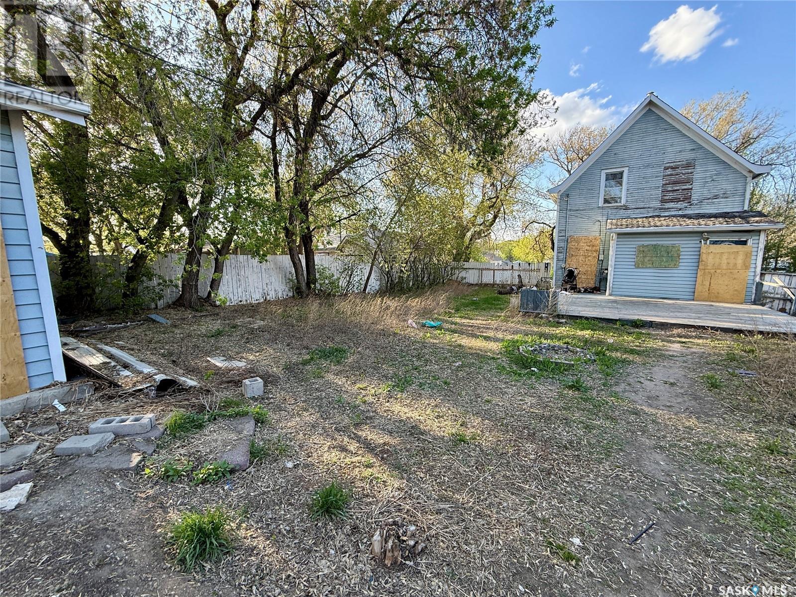 Property at 2109 20th STREET W image 4