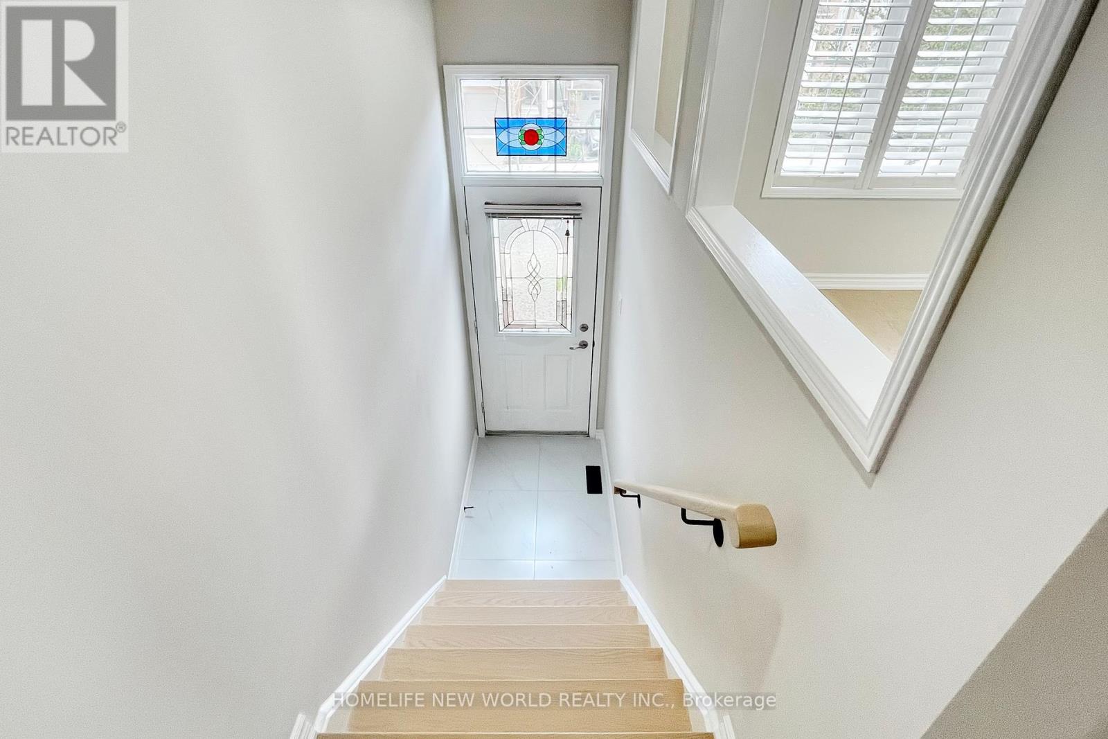 Property at 50 BLUEWATER COURT image 5