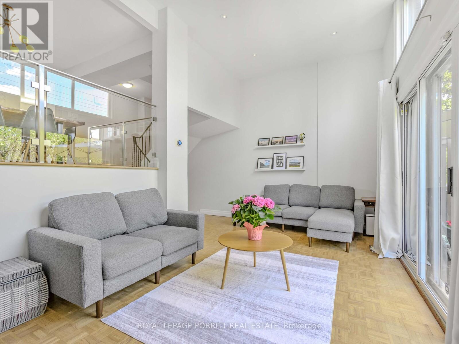 6 - 4 Bradbrook Road, Toronto, Ontario  M8Z 5V3 - Photo 7 - W12136801