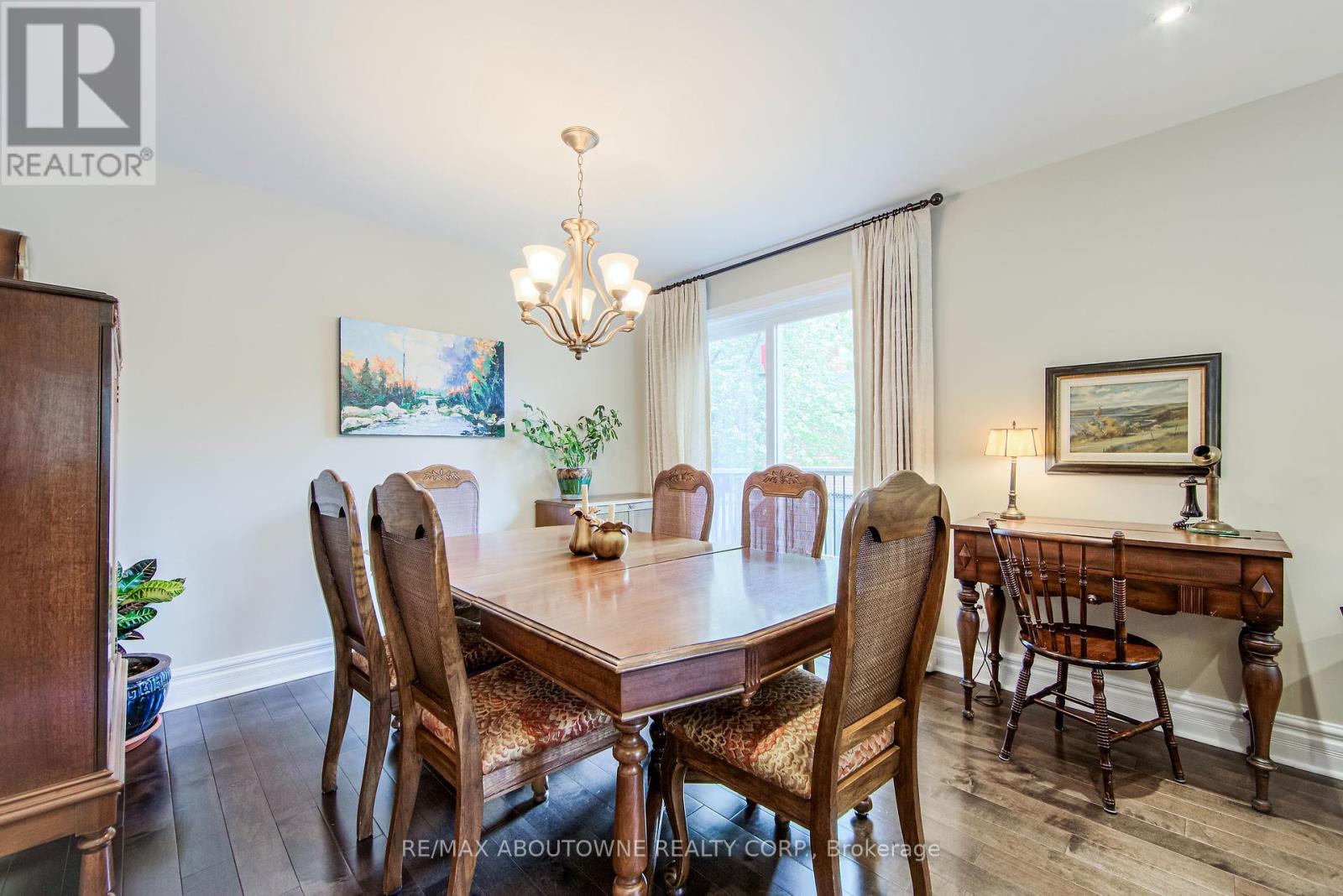 75 Kingswood Road, Oakville (Co Central), Ontario  L6K 2E2 - Photo 14 - W12136891