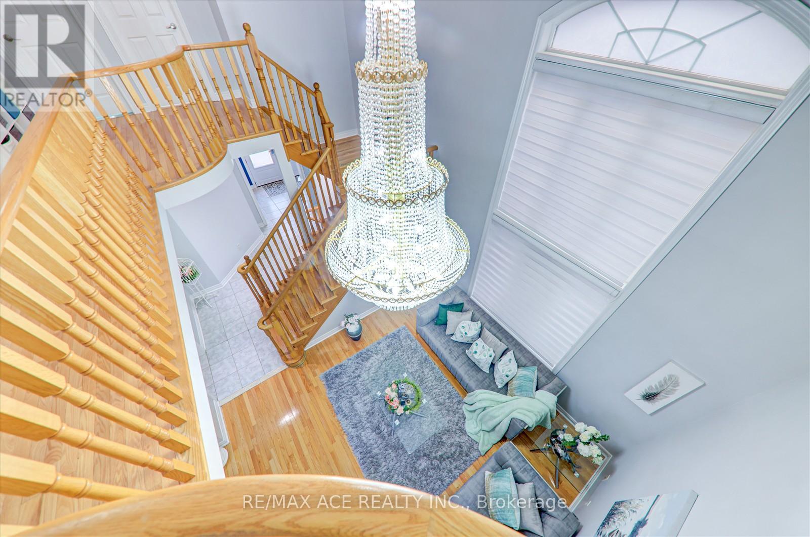 62 Saffron Crescent, Brampton, Ontario  L6S 6H7 - Photo 20 - W12136905