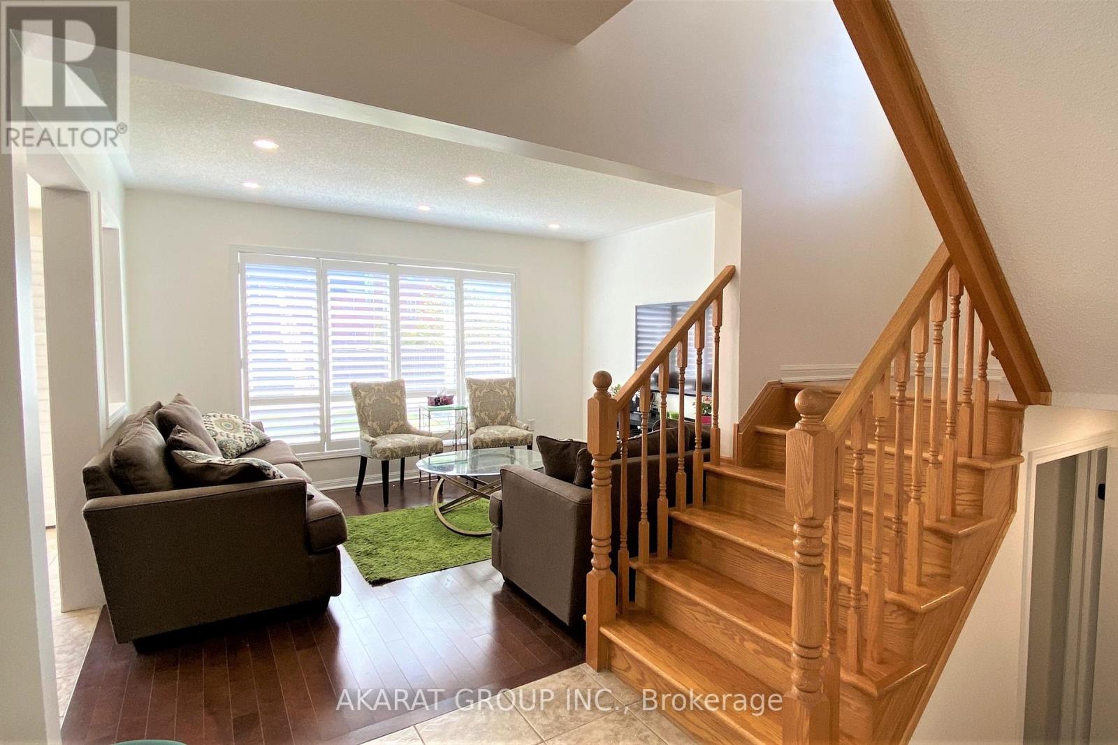 3094 Rotary Way, Burlington, Ontario  L7M 0A3 - Photo 9 - W12136953