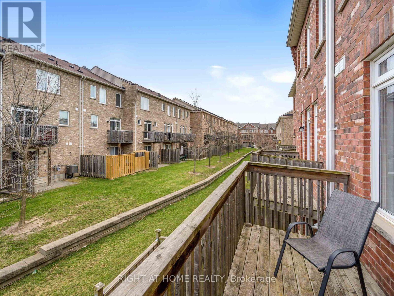 7229 Triumph Lane, Mississauga, Ontario  L5N 0C5 - Photo 13 - W12136956