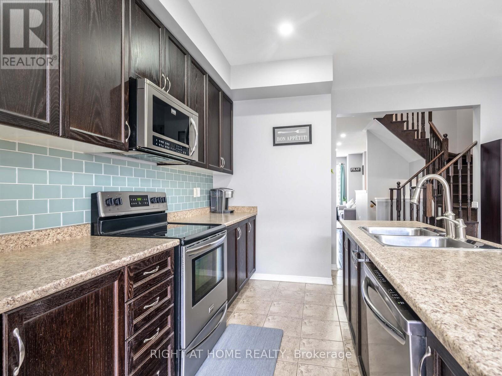 7229 Triumph Lane, Mississauga, Ontario  L5N 0C5 - Photo 14 - W12136956