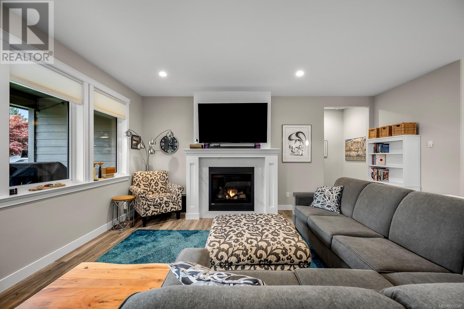 Property at 739 Bushbuck Dr image 5