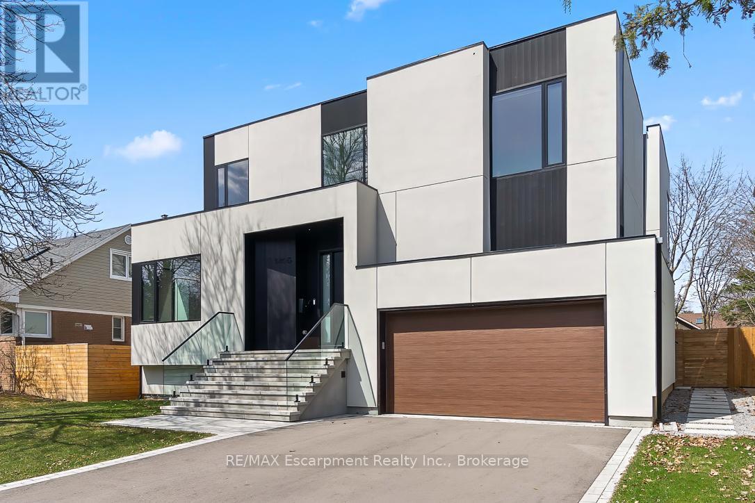 Property at 1405 ACTON CRESCENT image 1
