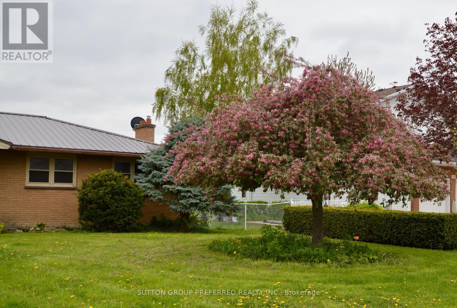 258 Miller Road, Dutton/dunwich, Ontario  N0L 1J0 - Photo 2 - X12137071