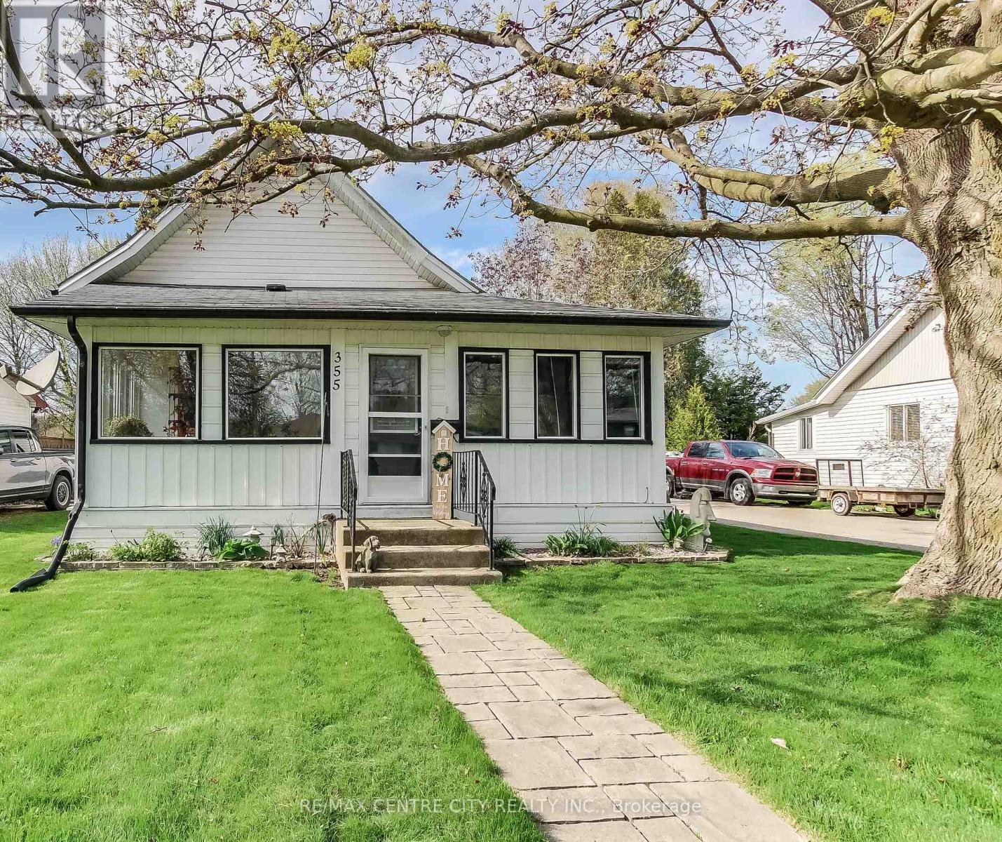 355 Warren Street, Central Elgin, Ontario  N5L 1B5 - Photo 1 - X12137230