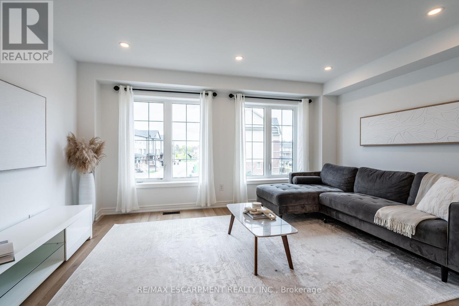 380 Linden Drive, Cambridge, Ontario  N3H 0C6 - Photo 21 - X12136798