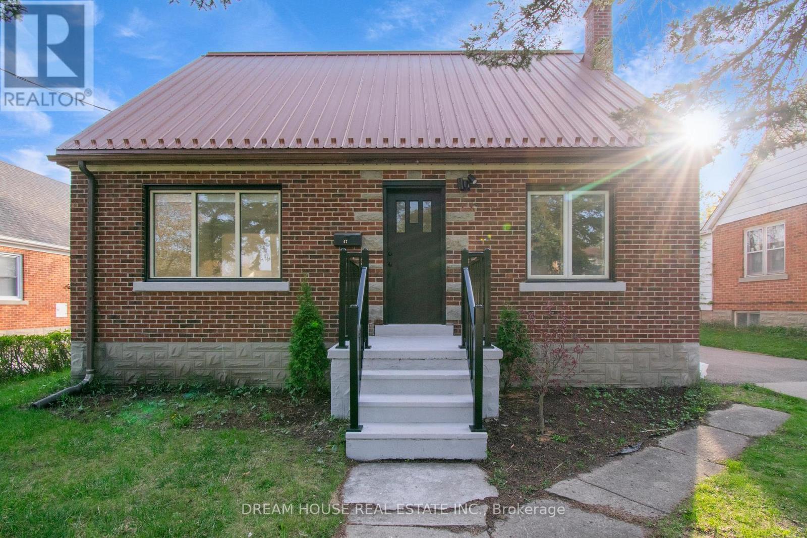 Property at 47 ELLIS CRESCENT N image 1