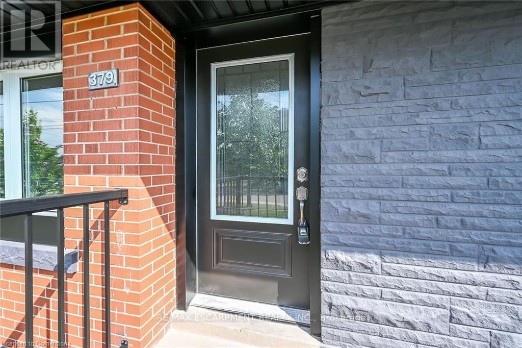 379 East 19th Street, Hamilton, Ontario  L9A 4S9 - Photo 6 - X12136809