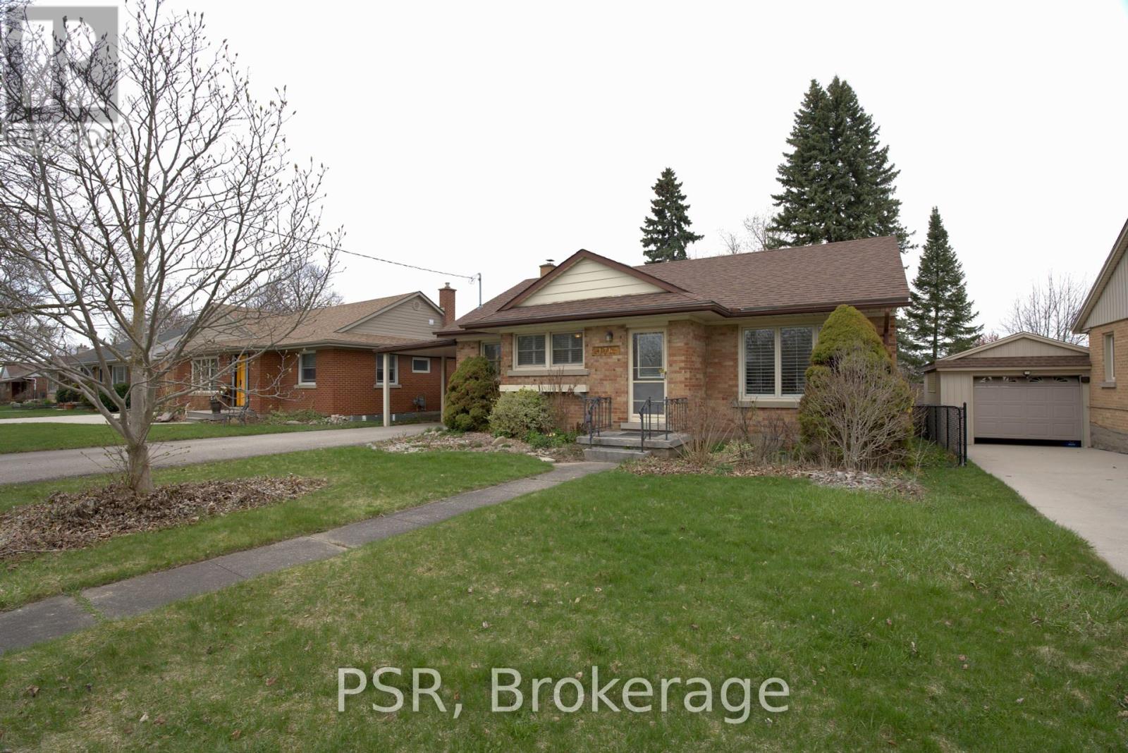 Property at 176 RODNEY STREET S image 1