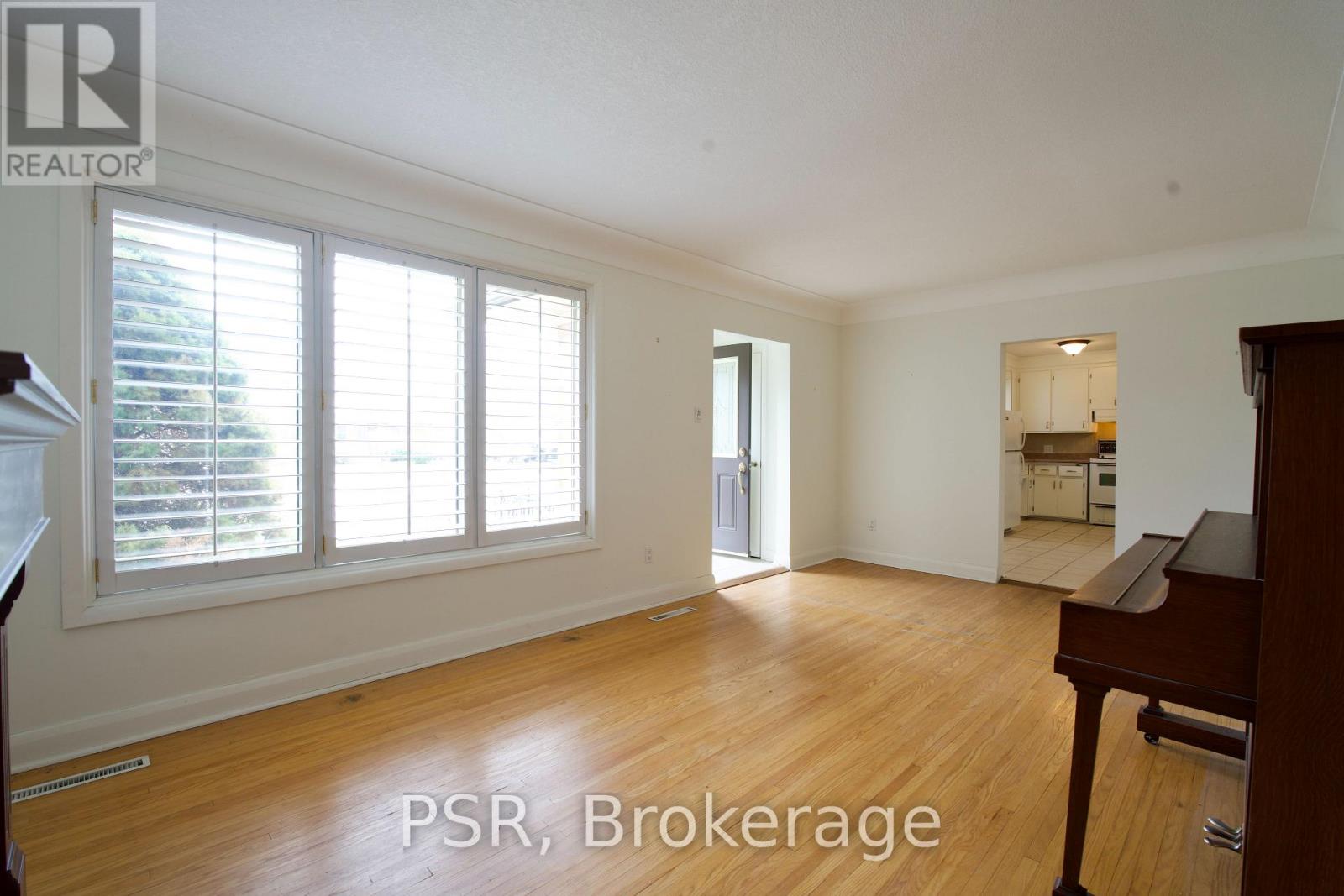 Property at 176 RODNEY STREET S image 2