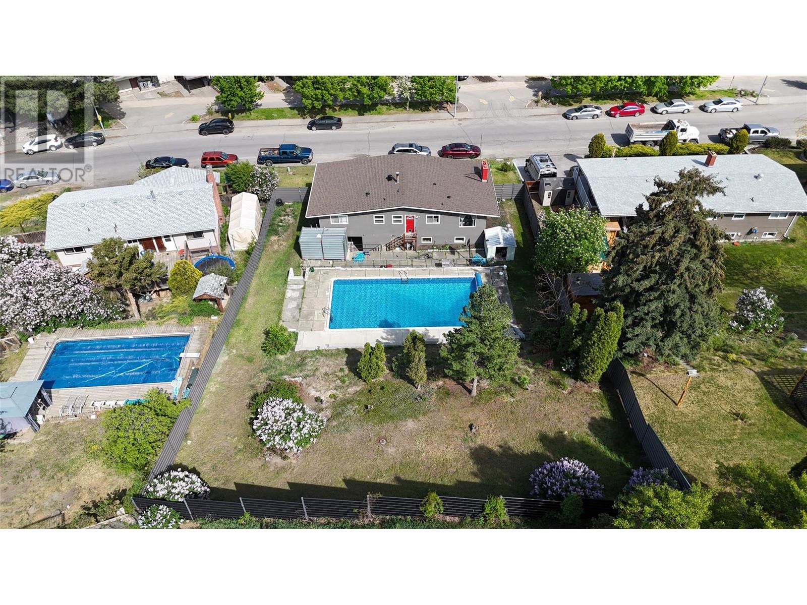 Property at 355 Pemberton Terrace image 5