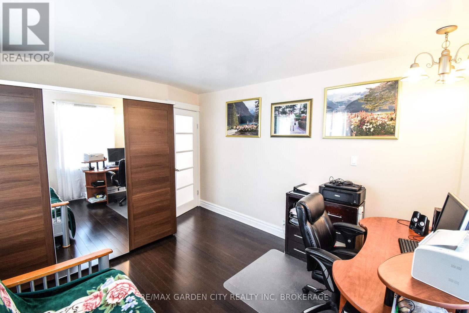39 Clayburn Avenue, St. Catharines (Oakdale), Ontario  L2P 2T8 - Photo 19 - X12137067