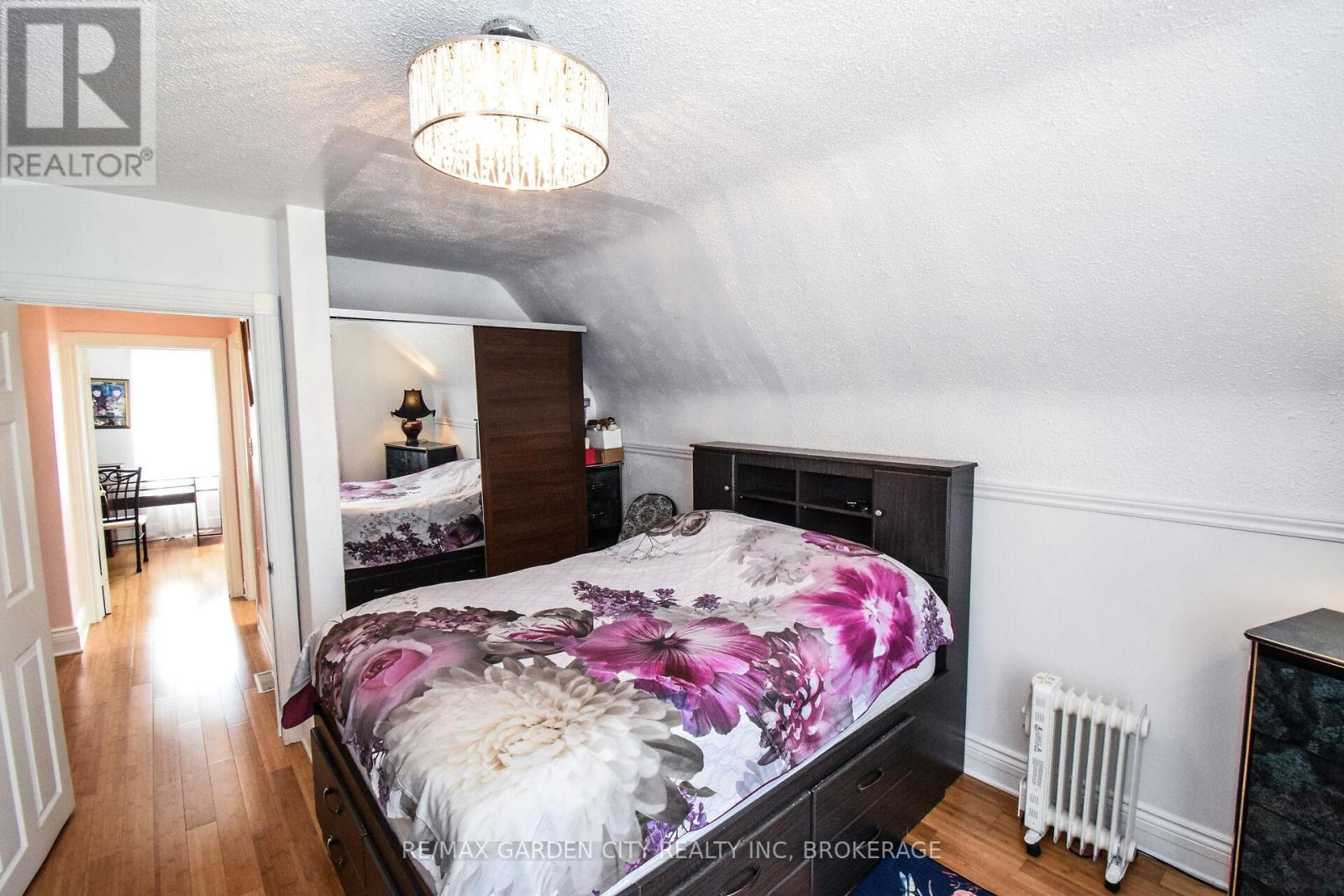 39 Clayburn Avenue, St. Catharines (Oakdale), Ontario  L2P 2T8 - Photo 28 - X12137067