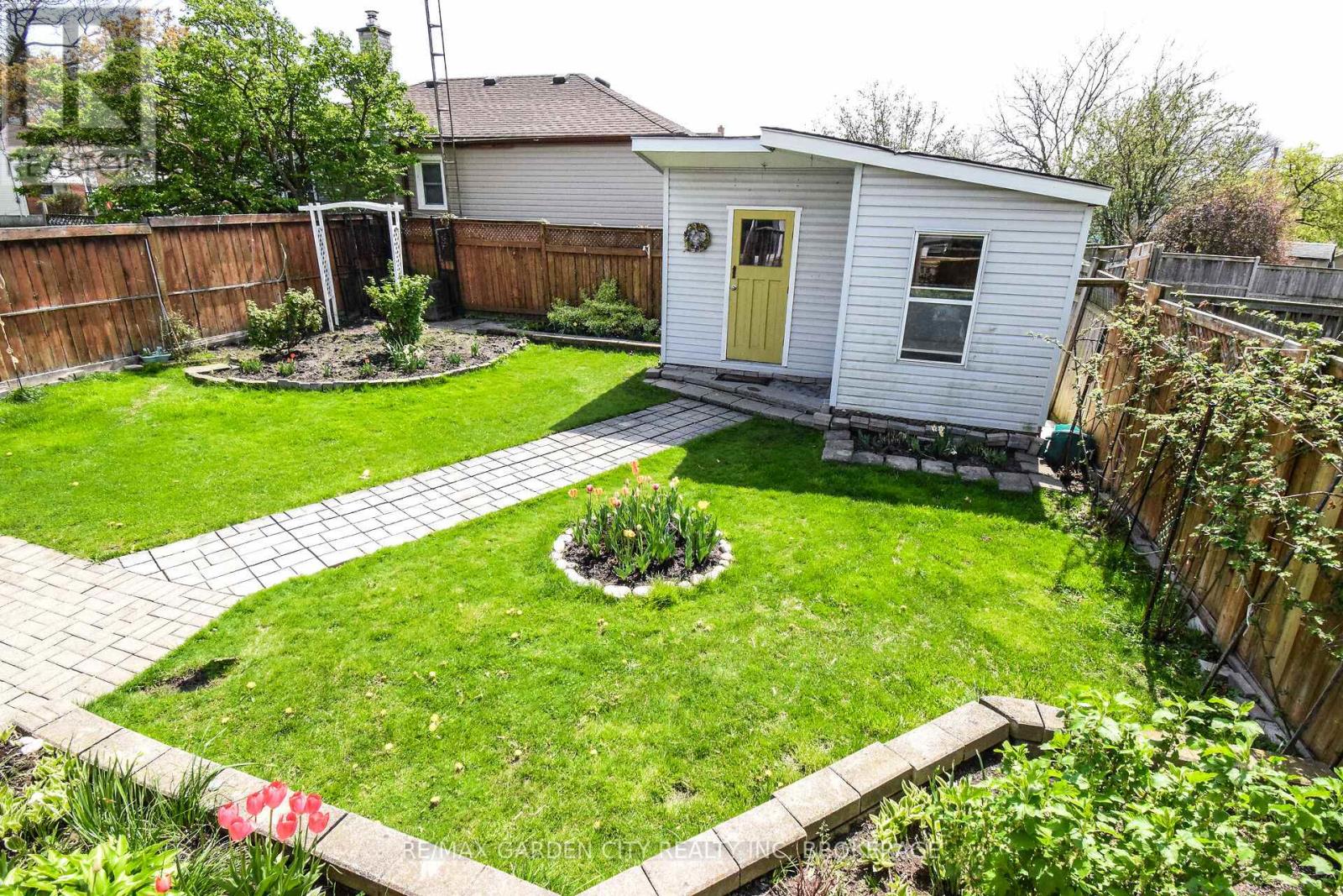 39 Clayburn Avenue, St. Catharines (Oakdale), Ontario  L2P 2T8 - Photo 47 - X12137067