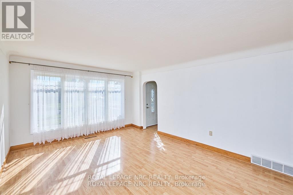 66 Rose Avenue, Thorold (Thorold Downtown), Ontario  L2V 3C8 - Photo 5 - X12137078
