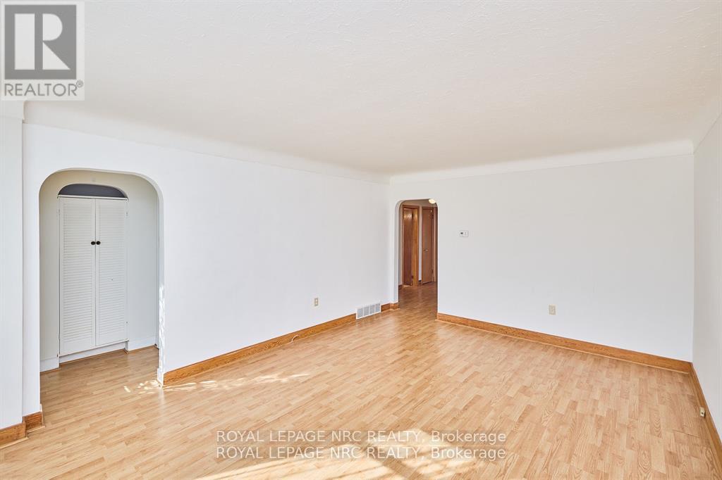 66 Rose Avenue, Thorold (Thorold Downtown), Ontario  L2V 3C8 - Photo 6 - X12137078