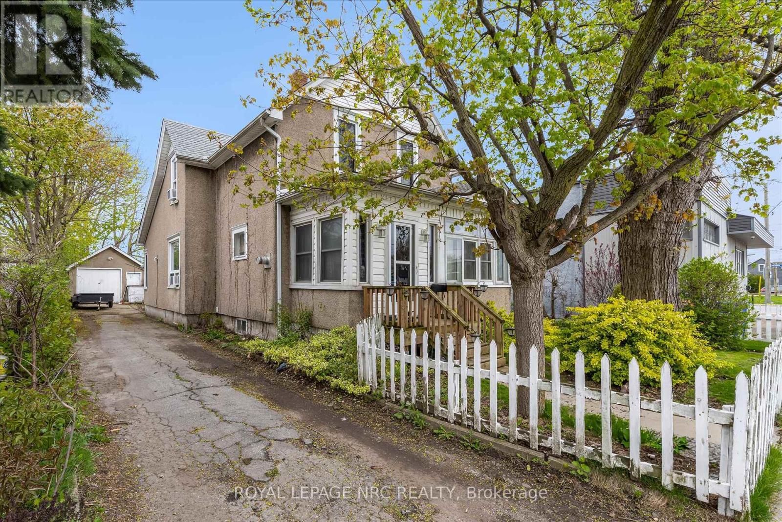 305 Mitchell Street, Port Colborne, Ontario  L3K 1Y7 - Photo 1 - X12137210
