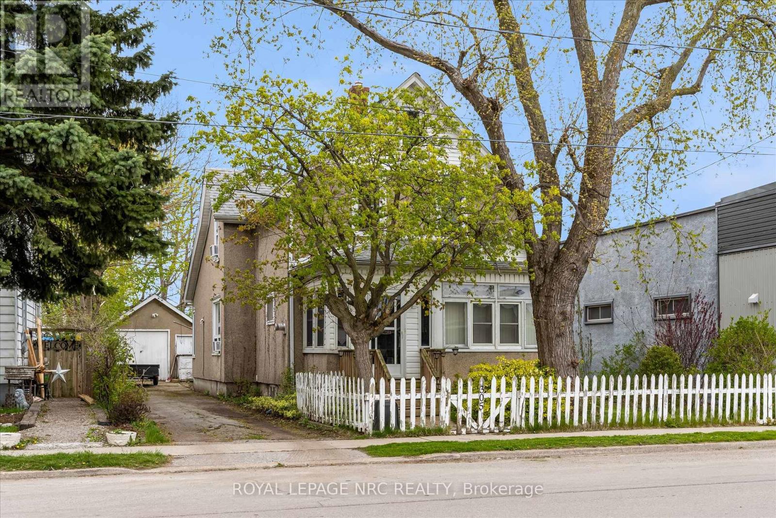 Property at 305 MITCHELL STREET image 2