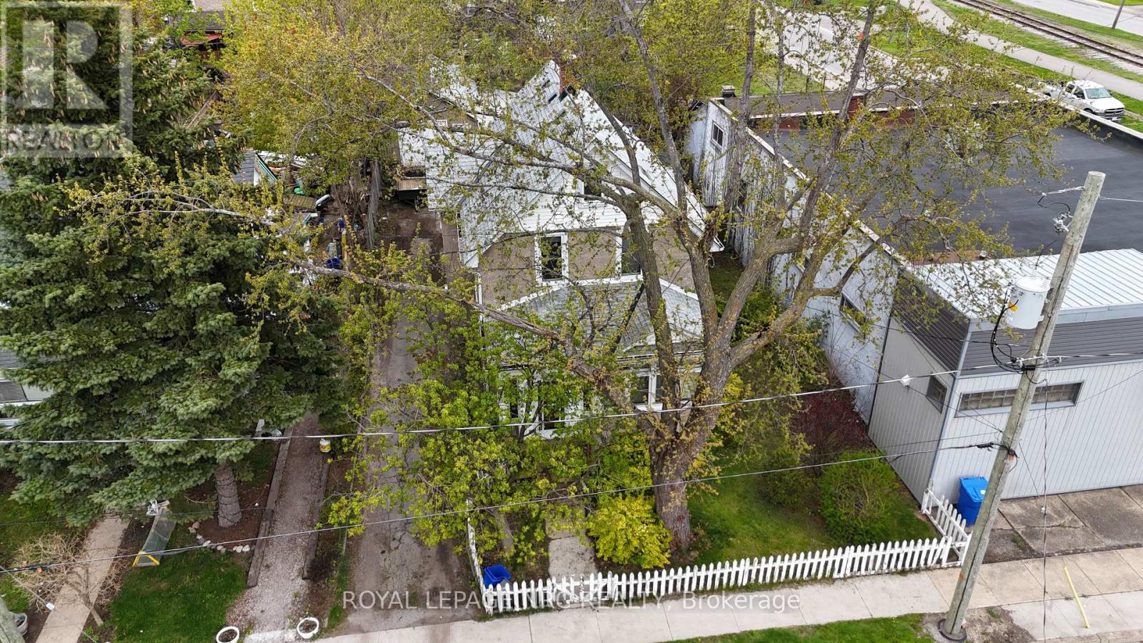 305 Mitchell Street, Port Colborne, Ontario  L3K 1Y7 - Photo 6 - X12137210