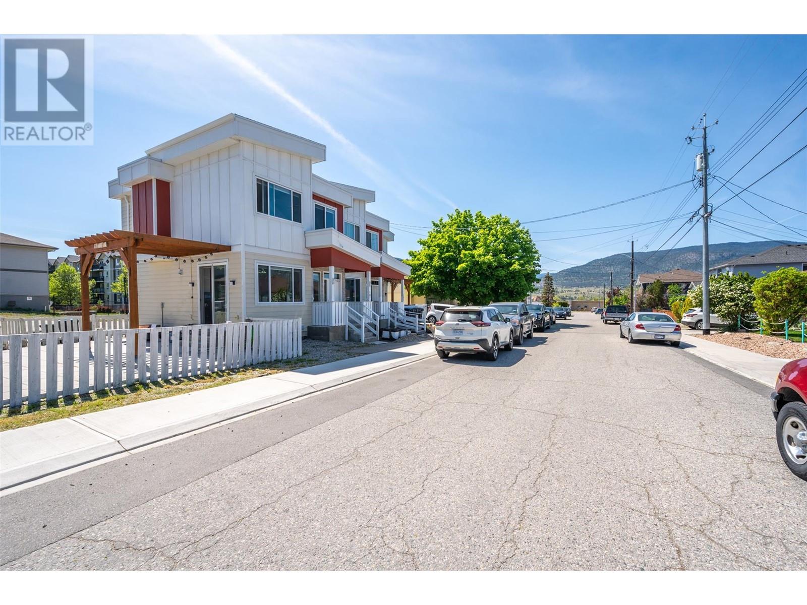 Property at 102 COSSAR Avenue Unit# 101 image 2