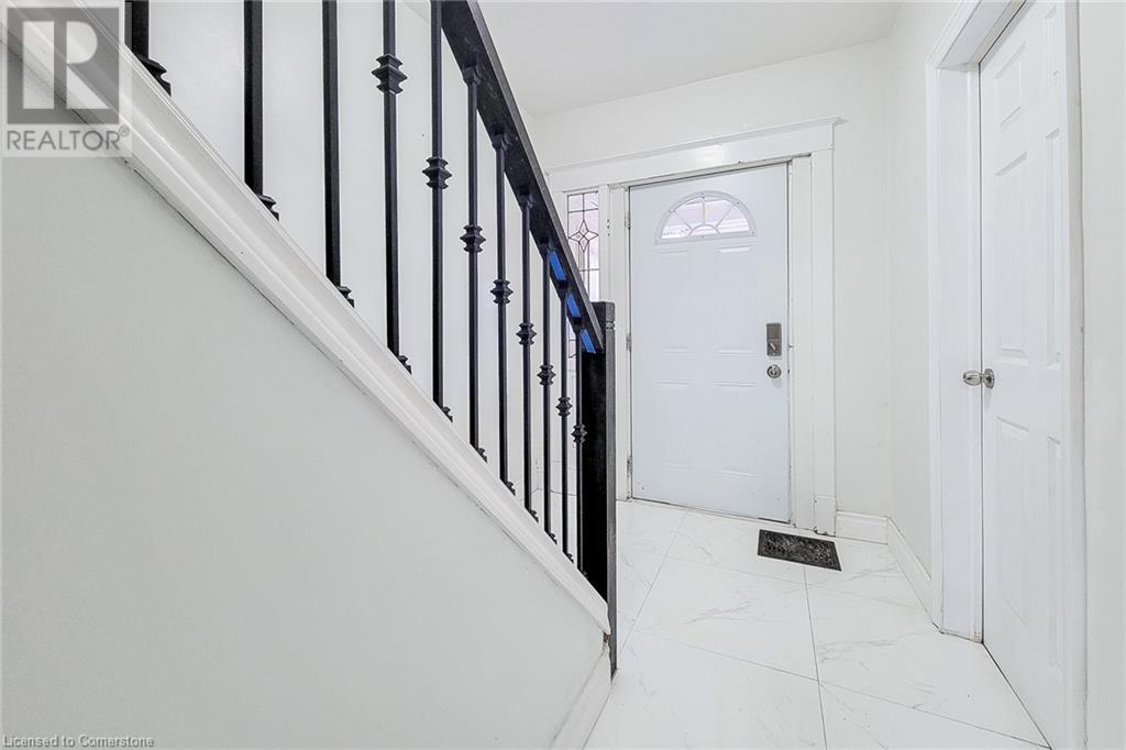 Property at 63 PAISLEY Avenue S image 5