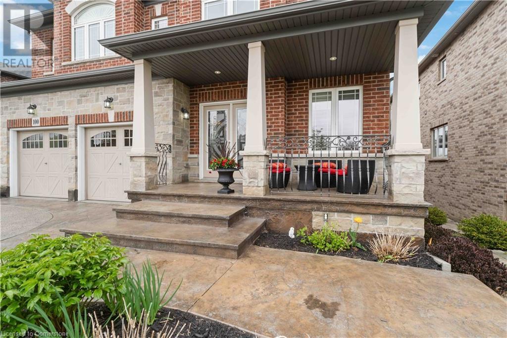 Property at 100 KINGSVIEW Drive image 4