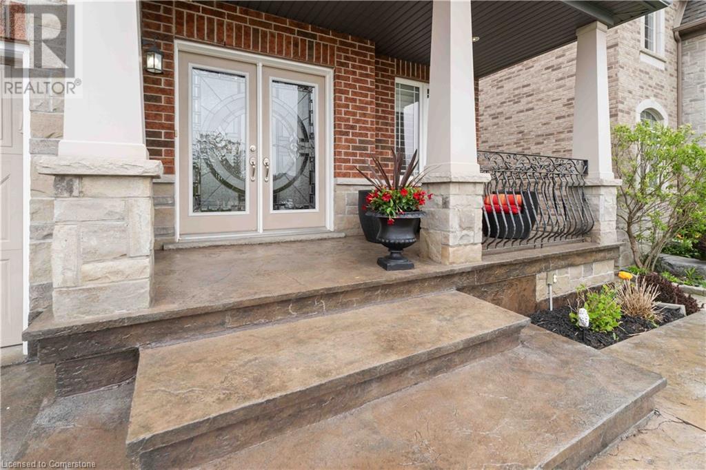 Property at 100 KINGSVIEW Drive image 5