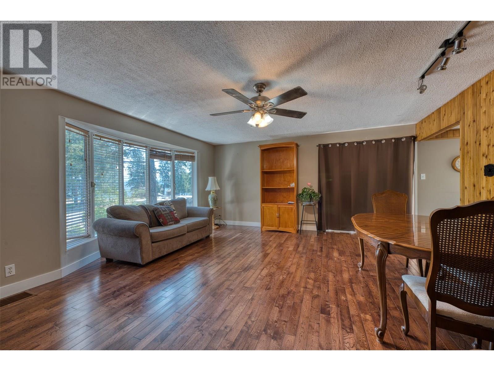 Property at 192 Crown Crescent image 5