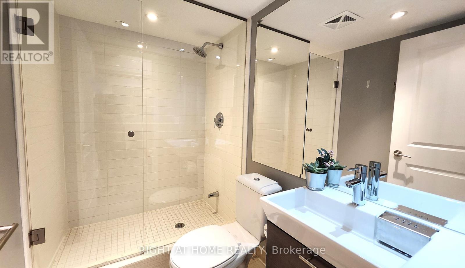 3901 - 386 Yonge Street, Toronto, Ontario  M5B 0A5 - Photo 17 - C12136978