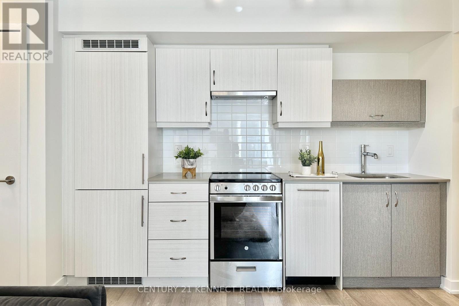 305 - 181 Huron Street, Toronto, Ontario  M5T 0C1 - Photo 7 - C12137042