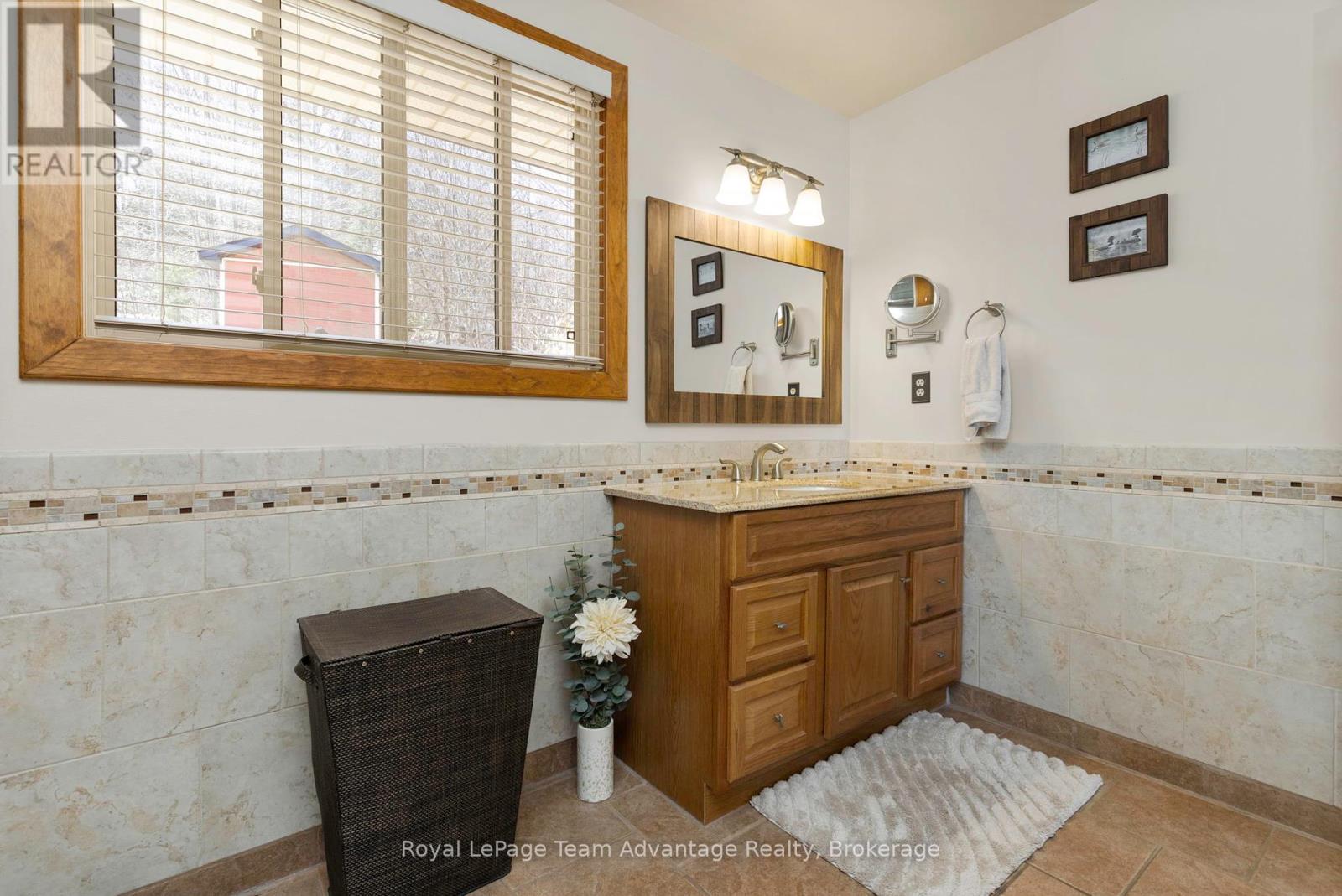 18 Pine Valley Drive, Carling, Ontario  P0G 1G0 - Photo 12 - X12137244