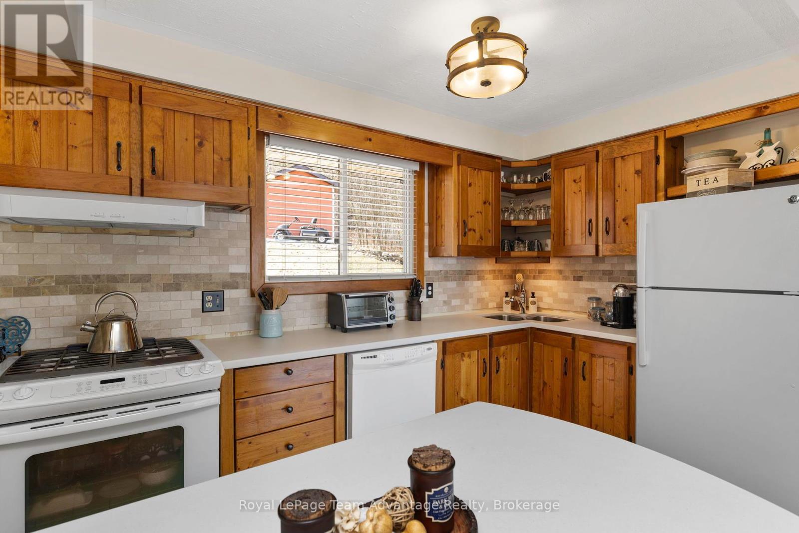 18 Pine Valley Drive, Carling, Ontario  P0G 1G0 - Photo 14 - X12137244