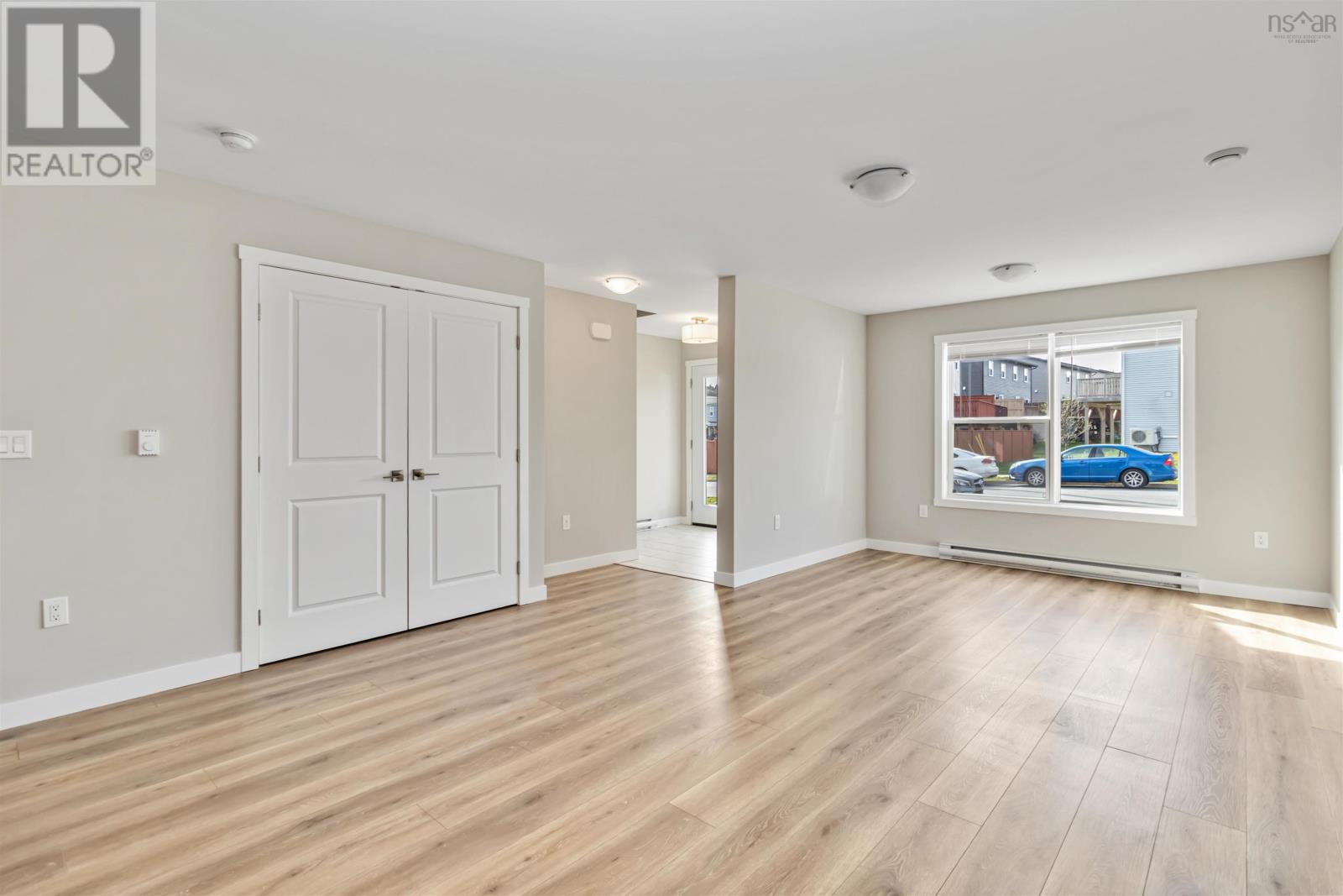 Property at 83 Golden Way image 4