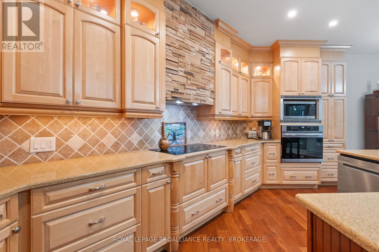 12 Easy Lane, Frontenac Islands, Ontario  K0H 2Y0 - Photo 15 - X12137251