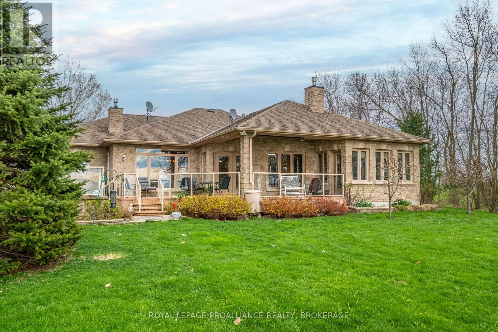 12 Easy Lane, Frontenac Islands, Ontario  K0H 2Y0 - Photo 45 - X12137251