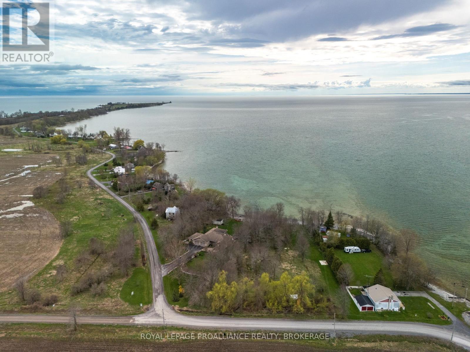 12 Easy Lane, Frontenac Islands, Ontario  K0H 2Y0 - Photo 48 - X12137251